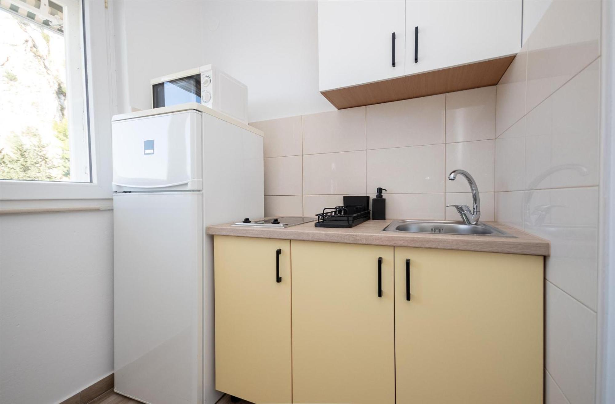 Apartments Ivan - With Parking أوميس المظهر الخارجي الصورة