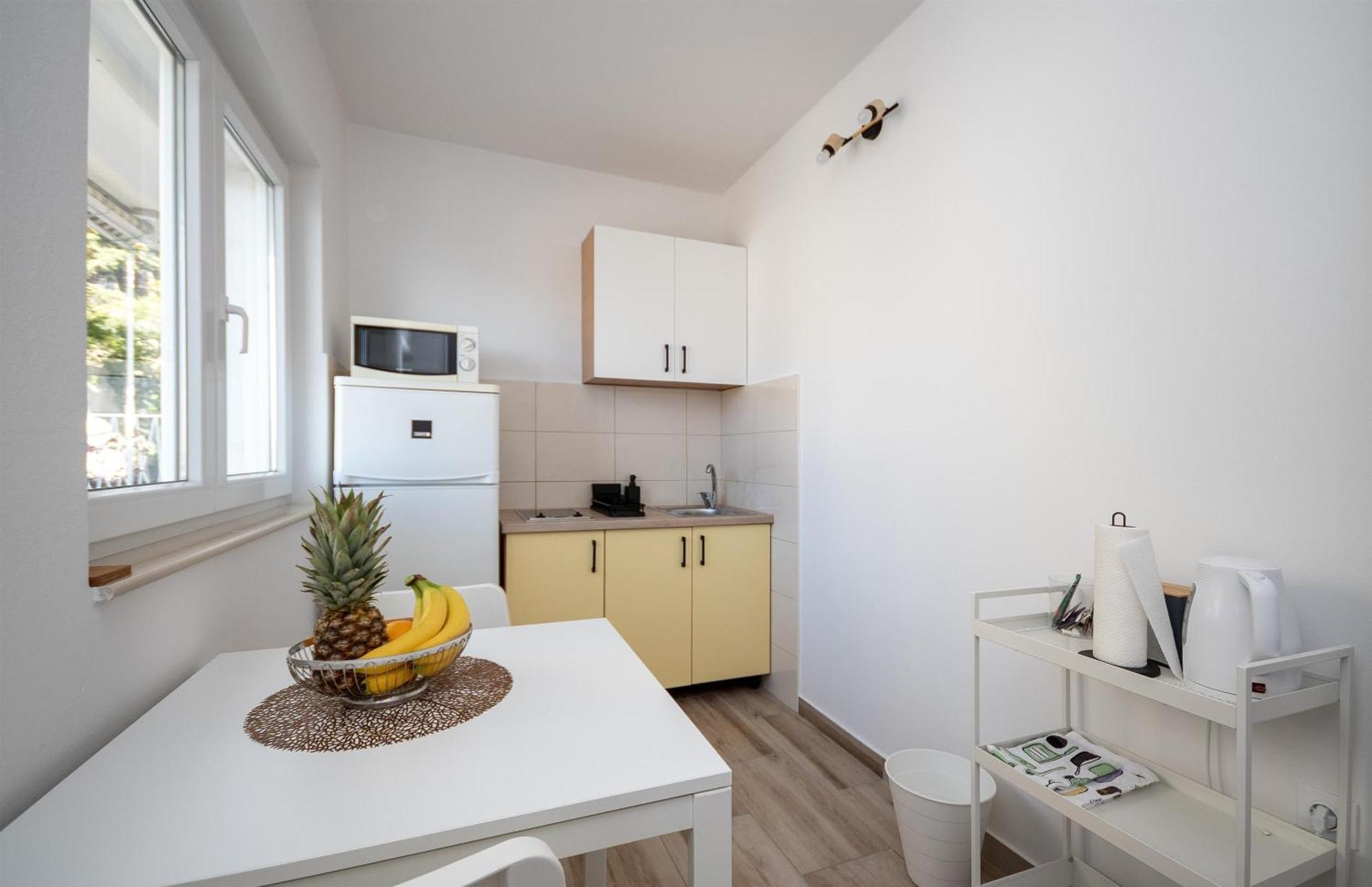 Apartments Ivan - With Parking أوميس المظهر الخارجي الصورة