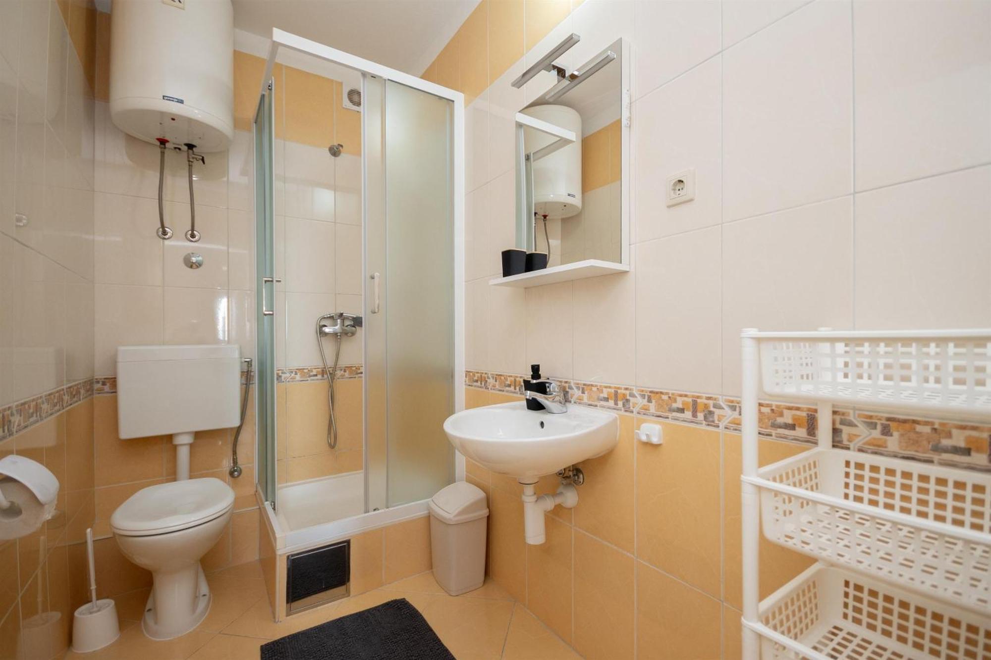 Apartments Ivan - With Parking أوميس المظهر الخارجي الصورة
