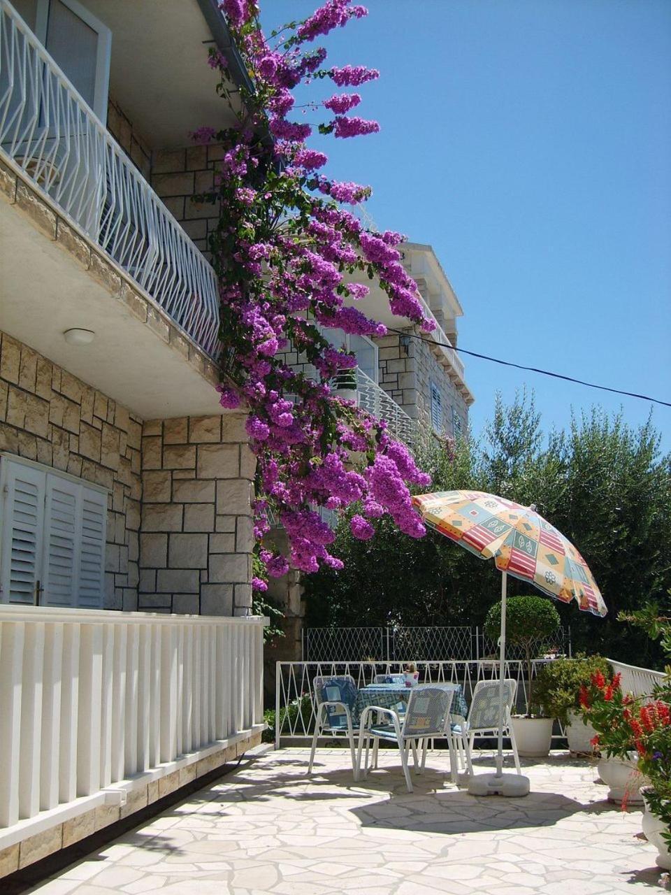Apartments Ivan - With Parking أوميس المظهر الخارجي الصورة